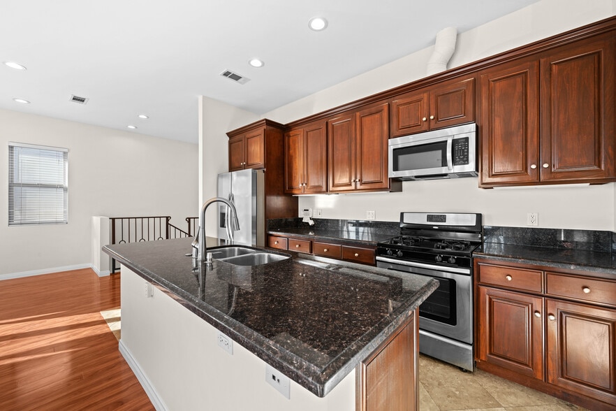 Building Photo - 6069 Horner St