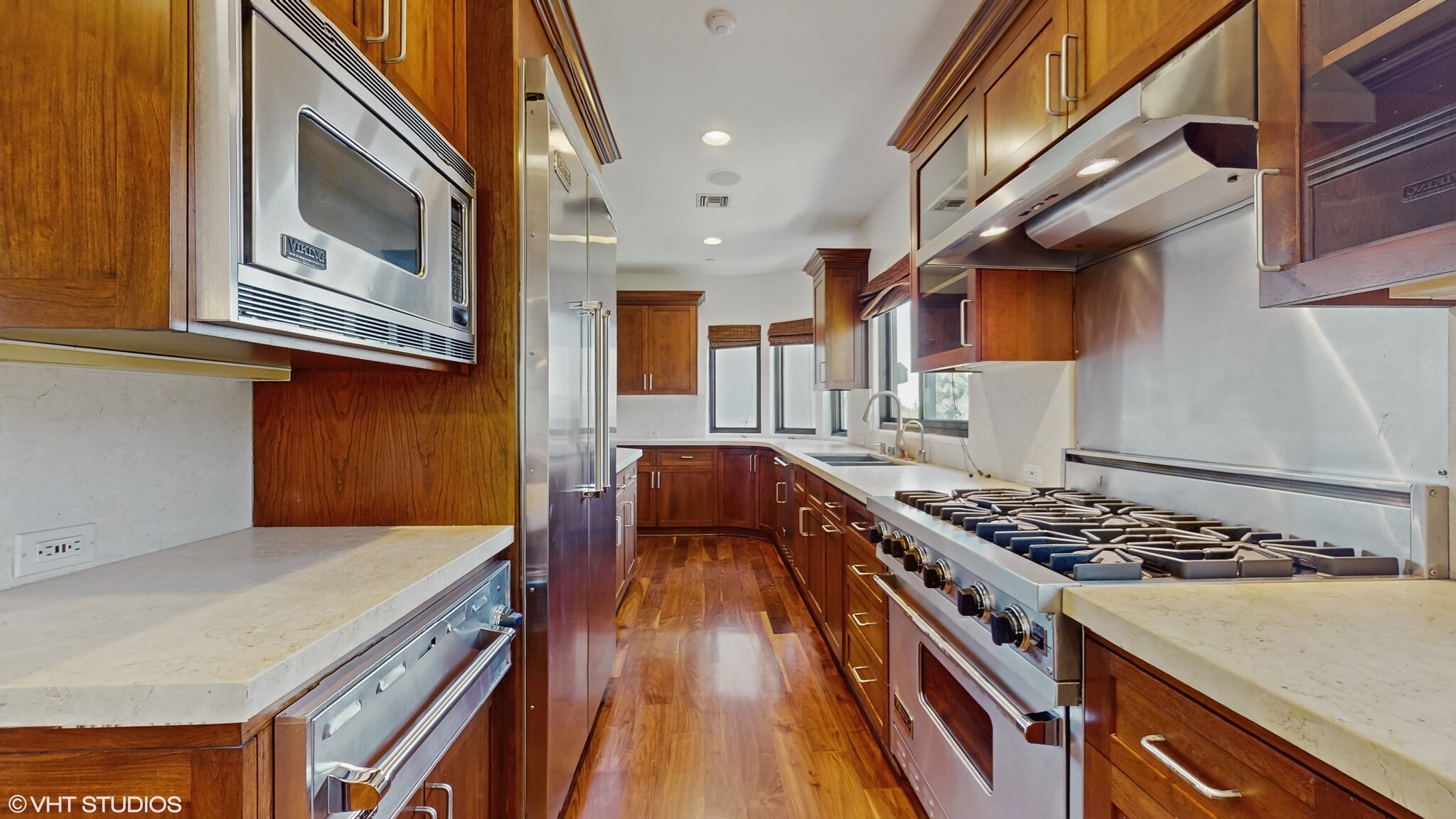 Building Photo - 3311 Deronda Dr