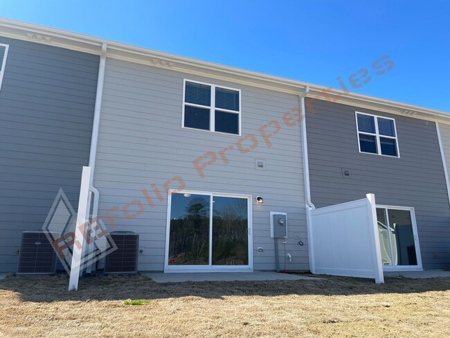 Building Photo - Gorgeous 3 Bedroom, 2.5 Bath, 1-Car Garage...