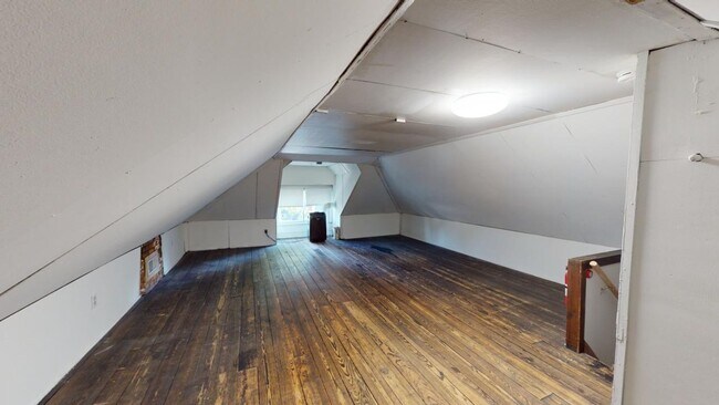 Building Photo - 163 E Maynard Ave