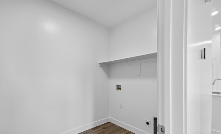 Building Photo - 461 W 40 S