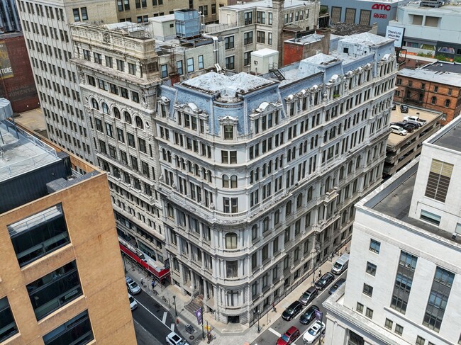 Building Photo - 1001-13 Chestnut St