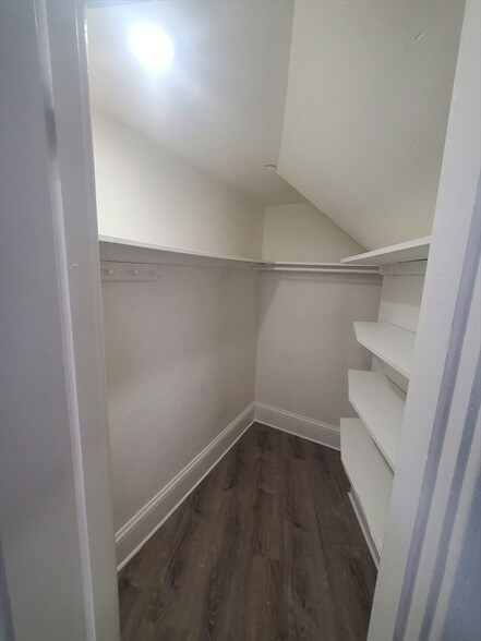 Building Photo - 738 Washington St