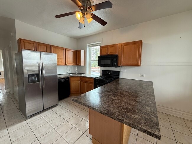 Building Photo - 2818 N Mozart St