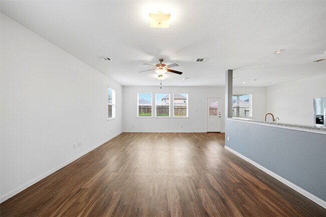 Building Photo - 10322 Urban Oak Trl