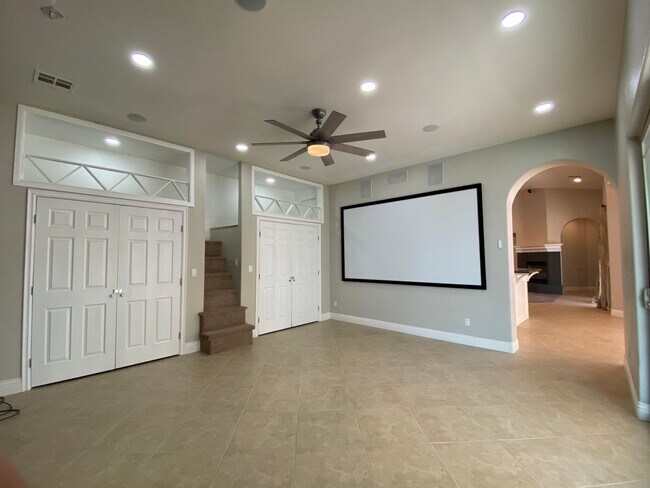 Building Photo - CALVADA VALLEY U.1 - Oakleaf Avenue