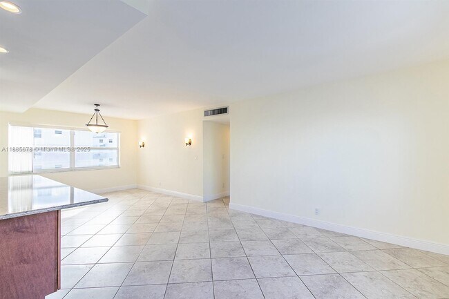 Building Photo - 121 Golden Isles Dr