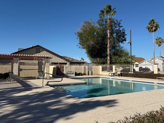 Building Photo - 8771 W Grovers Ave