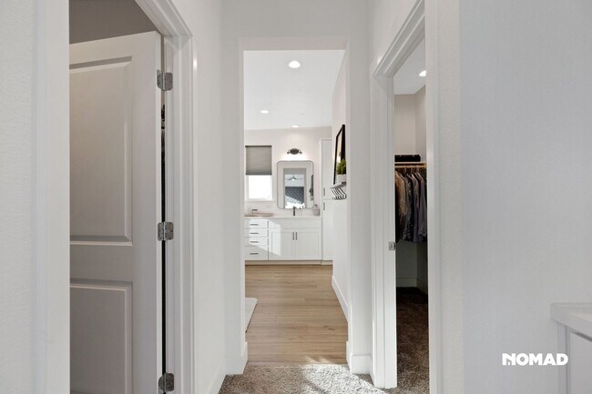 Building Photo - Dive into a Stunning Home in Roseville with Heated Pool - Available Jan 2026!