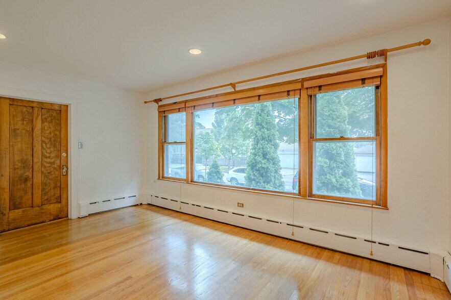 Living Room - 5250 N Lieb Ave