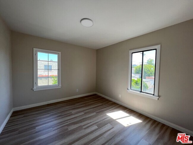 Building Photo - 1282 S Highland Ave