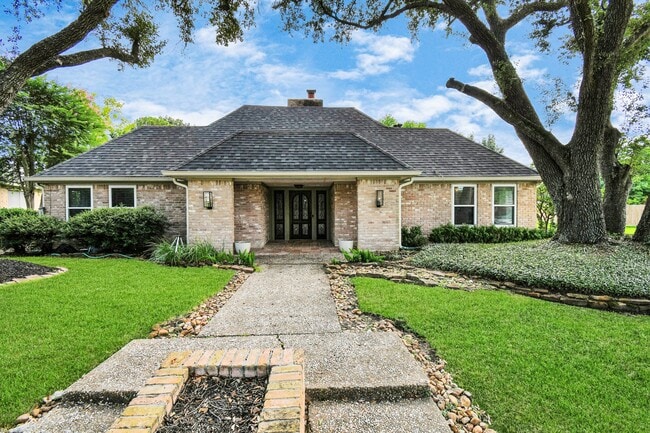 Building Photo - 2510 Hilton Head Dr