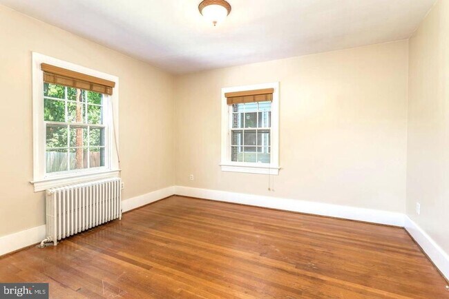 Building Photo - 107 Morgan St