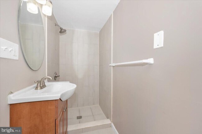 Building Photo - 1551 Langford Rd