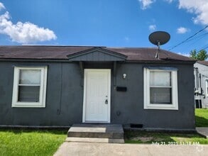 Building Photo - Updated 1 bed/1bath - move in ready