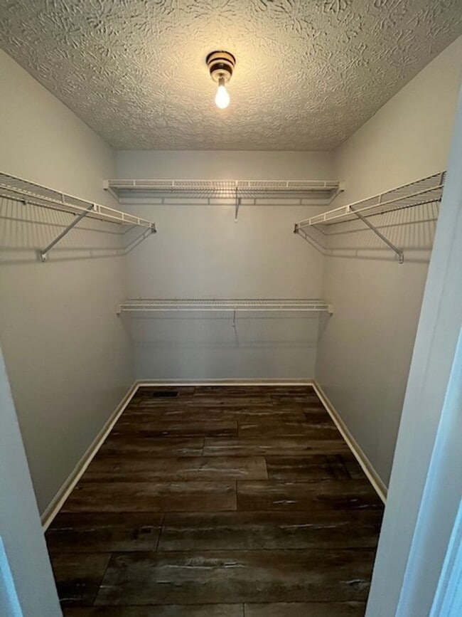 Building Photo - Beautifully remodeled 3 bedroom, 2.5 bath, 2 car garage