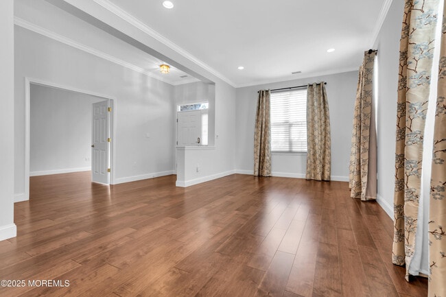 Building Photo - 8 Park Ridge Way