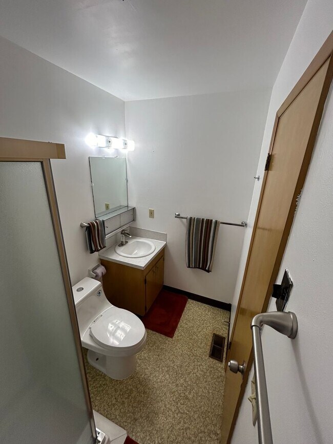 Building Photo - dege01