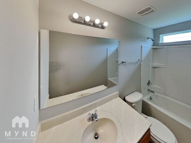 Building Photo - 16629 Broadwing Pl