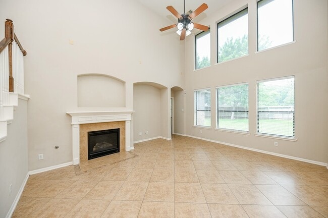 Building Photo - 602 Coggins Point Way