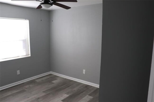 Building Photo - 740 Cooper St SW