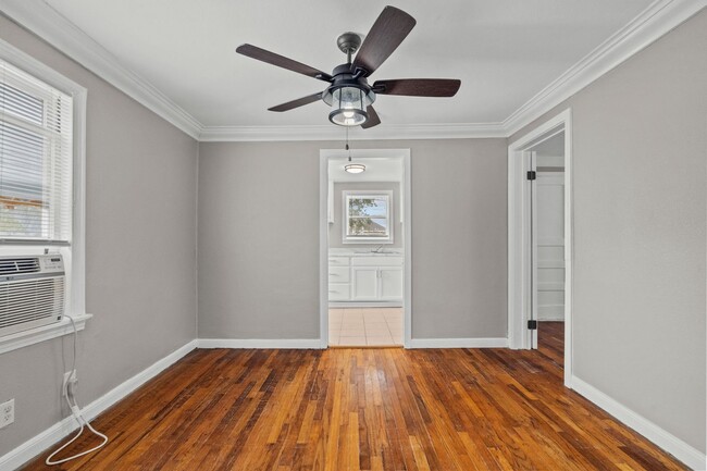 Building Photo - 4020 Avenue O 1/2
