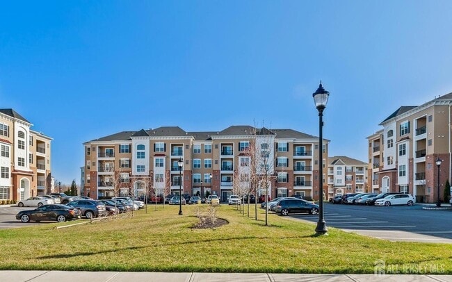 Building Photo - 944 Halifax Pl