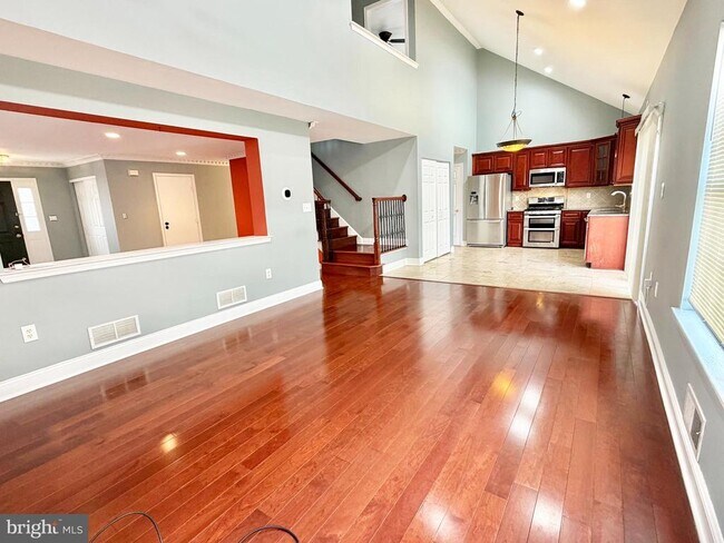 Building Photo - 37 Richards Rd