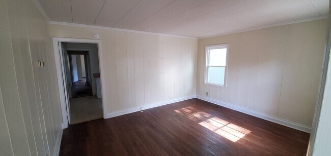 Building Photo - 2034 Walker Ave