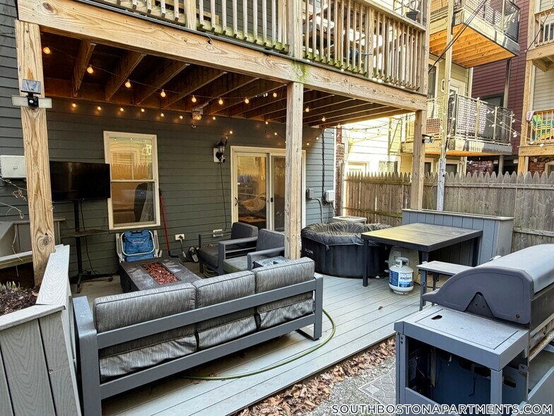 Building Photo - 9 Douglas St