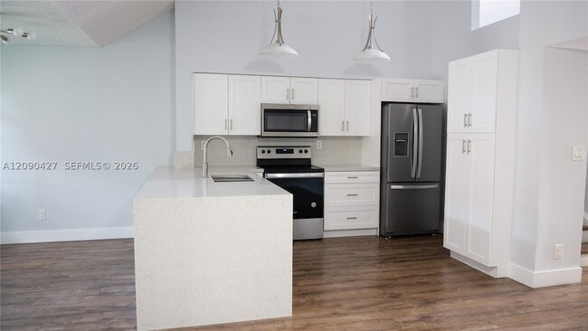 Building Photo - 832 NW 92nd Ave