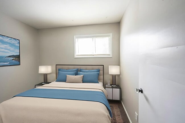 Building Photo - 3748 N Hawthorne Ln