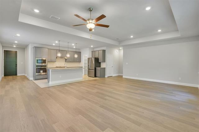 Building Photo - 3609 San Clemente Dr