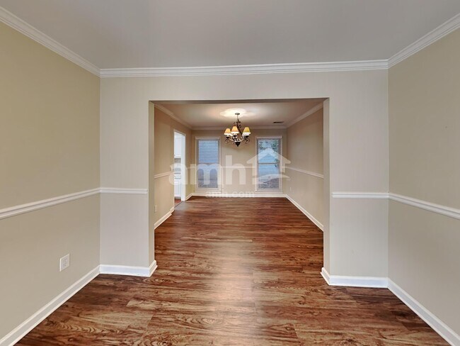 Building Photo - 2011 Aldbury Ln