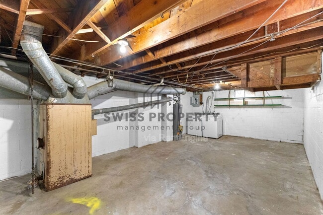 Building Photo - 386 S Napoleon Ave