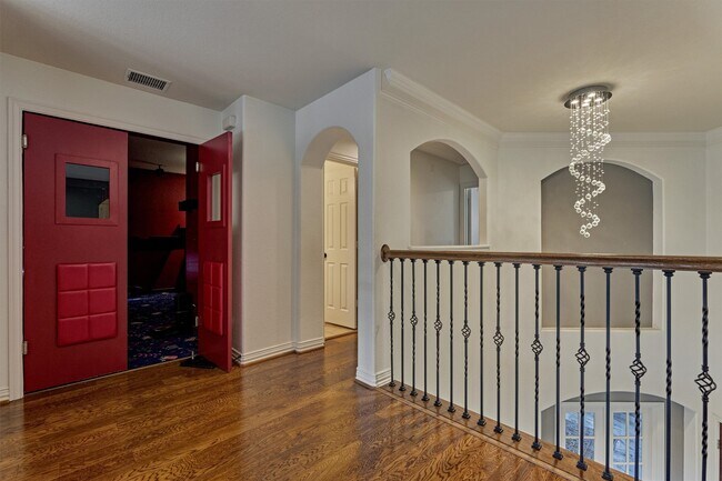 Building Photo - 18 Wyckham Cir