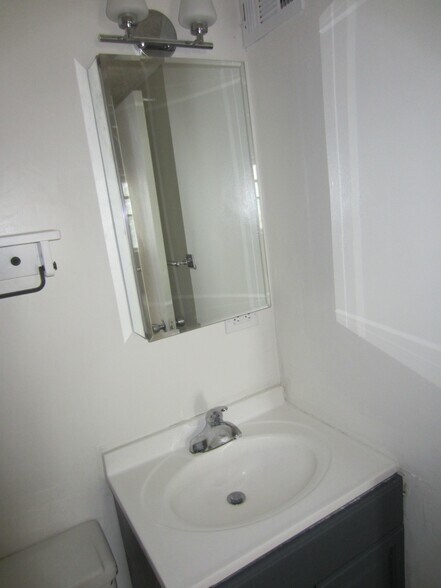 Bathroom - 2030 N. Adams Street