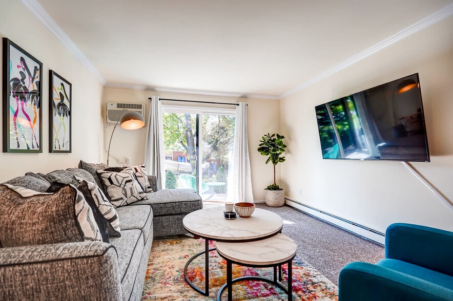 Building Photo - 3367 S 100th St