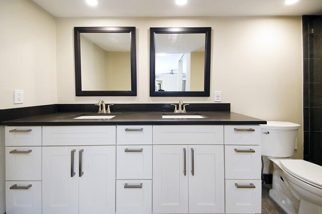 Building Photo - 1700 Embassy Dr