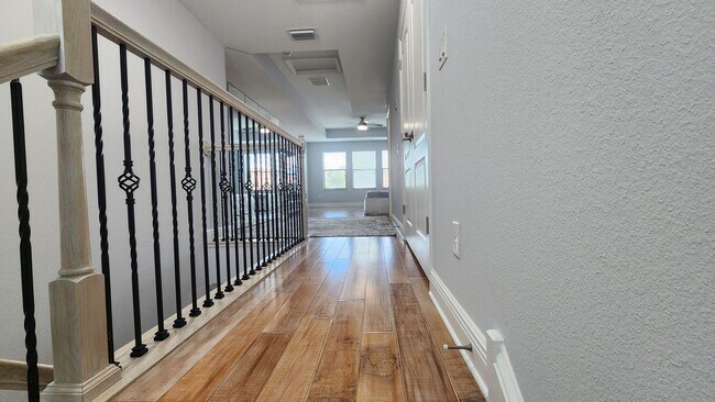 Building Photo - Lakeview Turnkey Furnished Home with Resor...