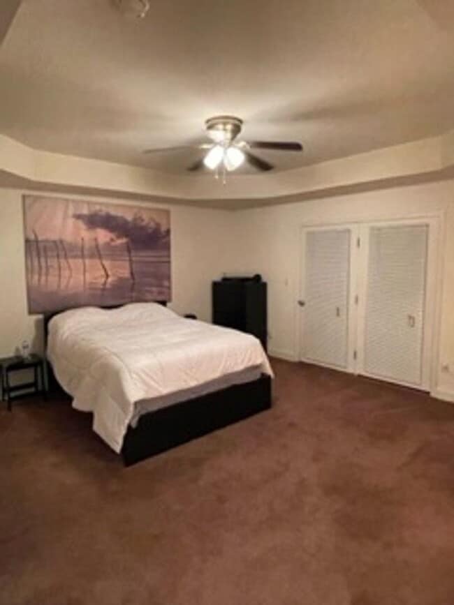 Building Photo - Large and Luxurious