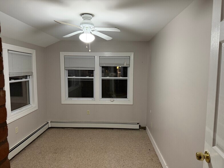 Den/Sunroom - 555 Main St