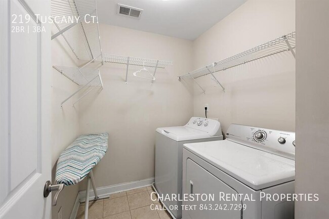 Building Photo - 219 Tuscany Ct