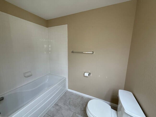 Building Photo - Modern 3-Bedroom Home with Stylish Upgrades