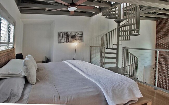 Building Photo - 791 Wylie St SE