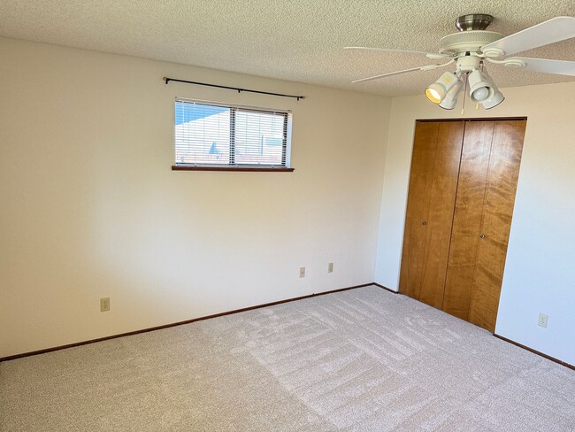 Building Photo - Well-kept house in desirable Thurston neighborhood!