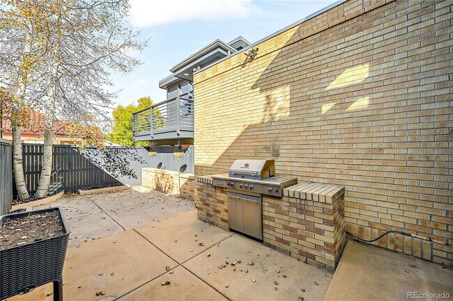 Building Photo - 4815 E 6th Ave Pkwy