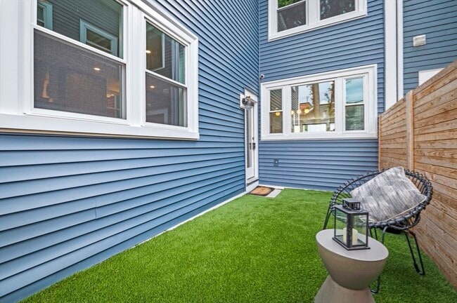 Building Photo - 137 Otis
