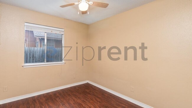 Building Photo - 4315 Lakebend W Dr