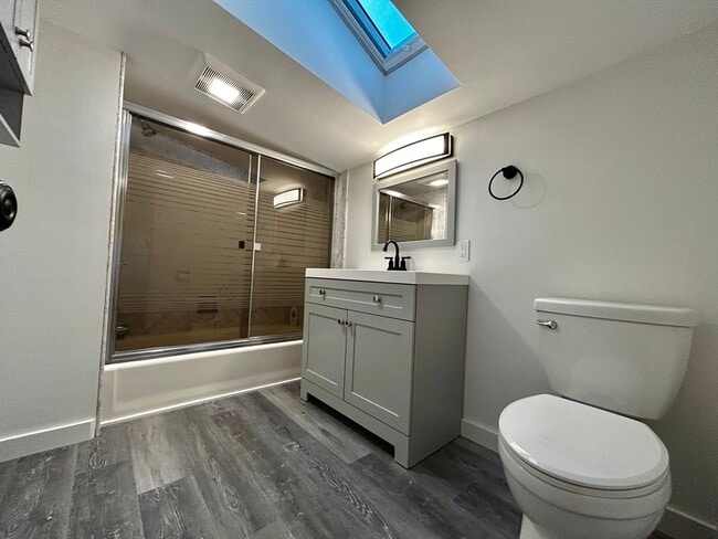 Building Photo - 46 Elm St